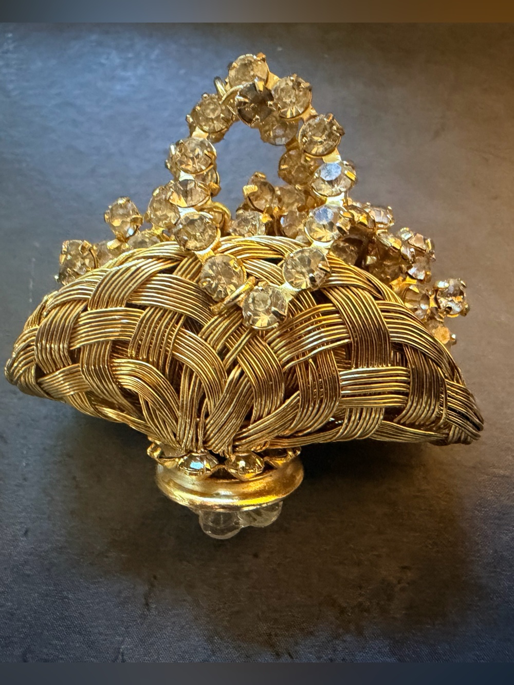 Vintage Signed Weiss Woven Gold-Tone Clear Rhinestone Basket‎ Brooch Pin